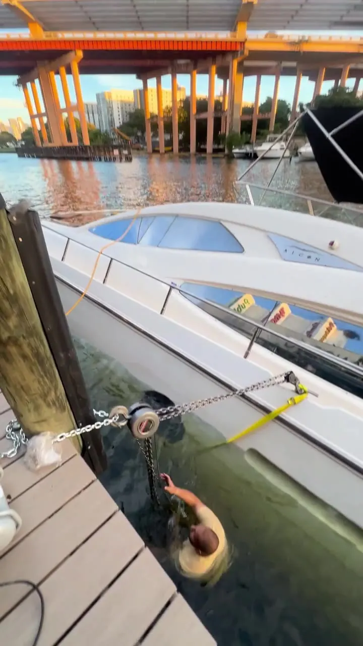 Dockside yacht recovery